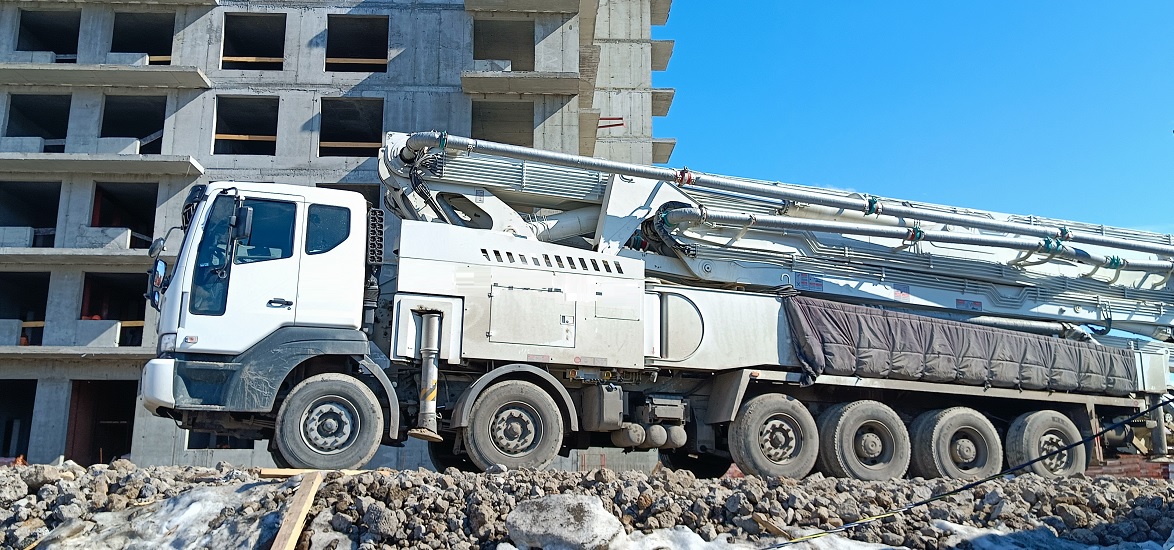 Услуги и заказ бетононасосов для заливки бетона в Сорочинске
